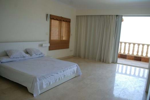 Furnished apartment with pool and beach!El Ahyaa